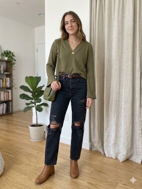 H&M Cropped V-Neck Knit Sweater - Olive Khaki Green (Size XS) EUC